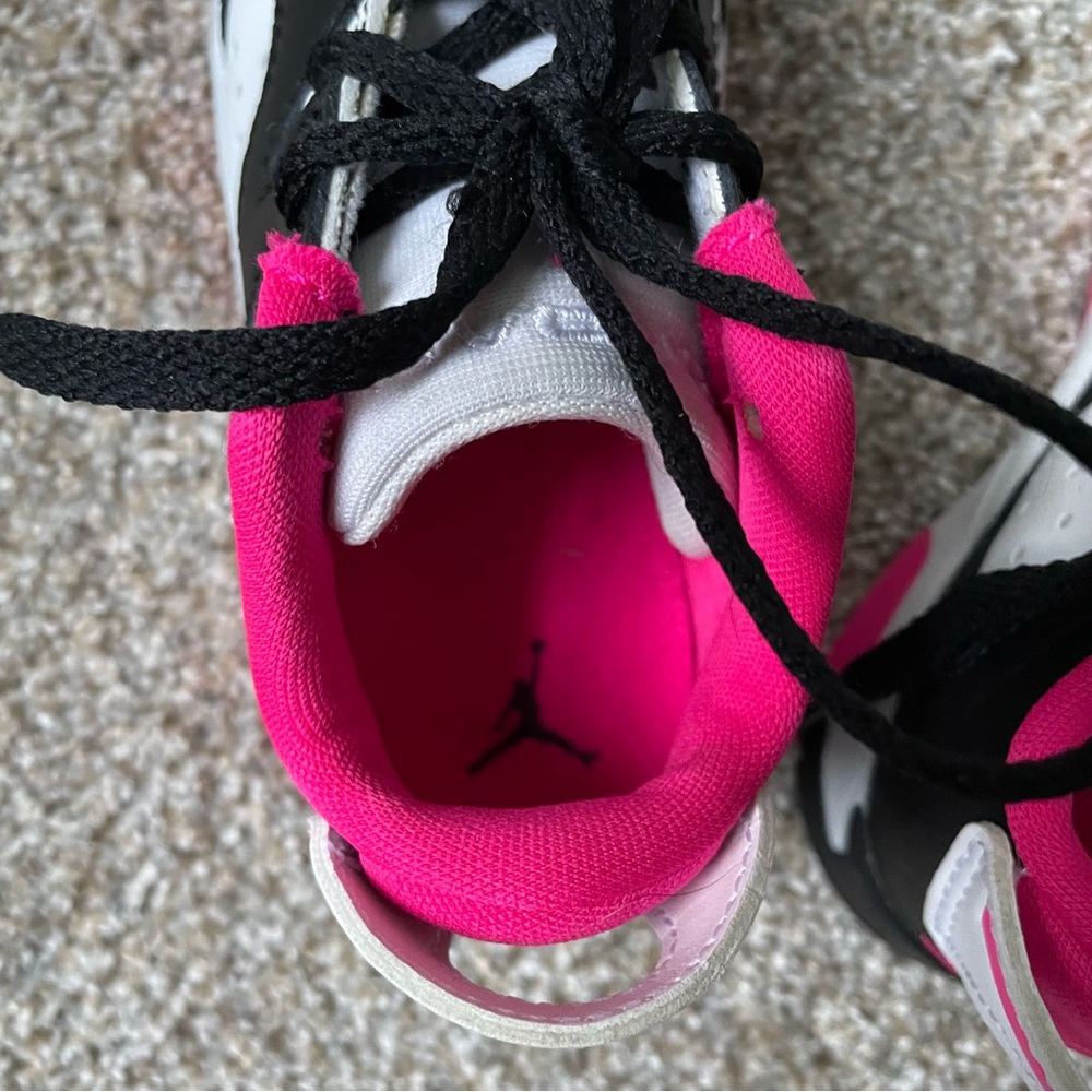 Kid’s Jordans - Picture 6 of 8